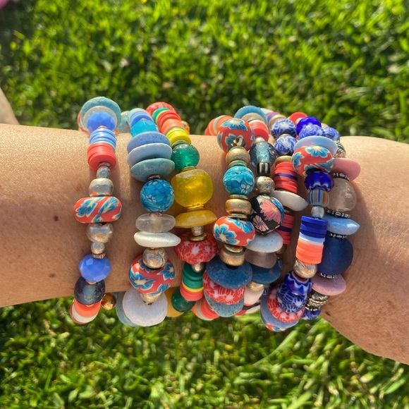 2 handmade beaded Adjustable & Stackable bracelets. Blues,silver, gold, … - Picture 14 of 14